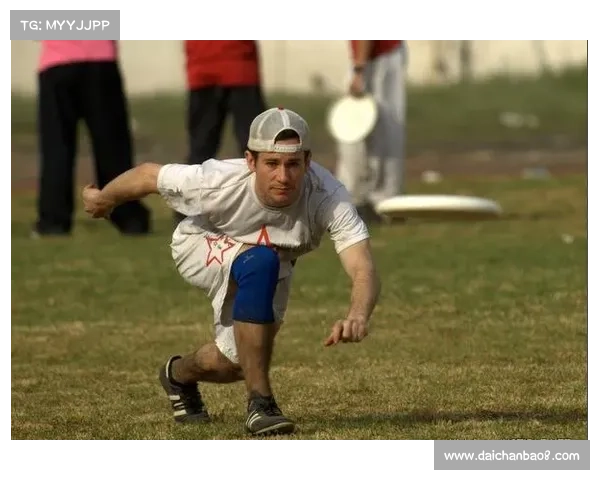 美国选手在国际飞盘高尔夫锦标赛中创下新纪录震惊全场 美国选手在国际飞盘高尔夫锦标赛中创下新纪录震惊全场